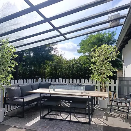 Helles Mit Kamin & Idyllischen Garten Lindwedel